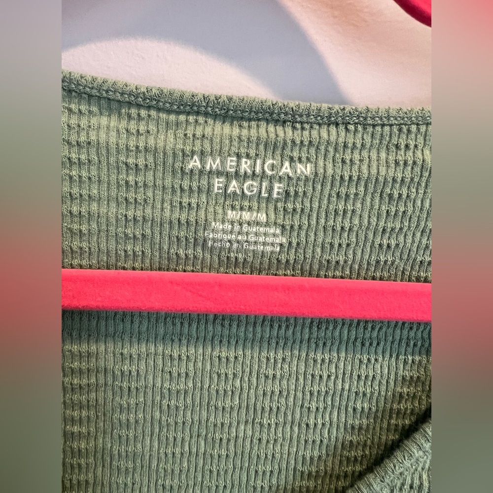 Women’s American Eagle Cinch Front Hey Baby Tee Size Medium VGUC - Picture 2 of 4
